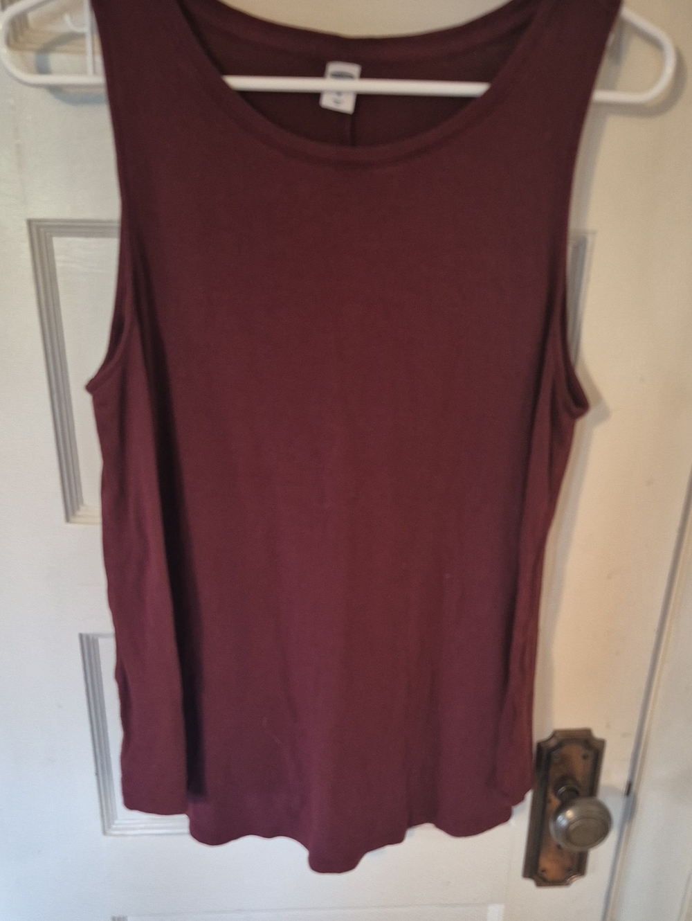 Old Navy Scoop Neck Tank Top - Burgundy